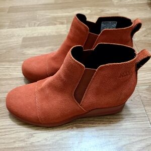 NWOB Sorel Evie Pull-On Suede Botties Women's Size 10 Warp Red (An Orange-red)